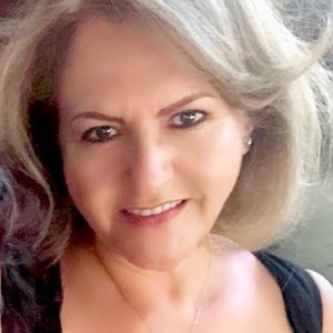 Meet your Posher, Leticia